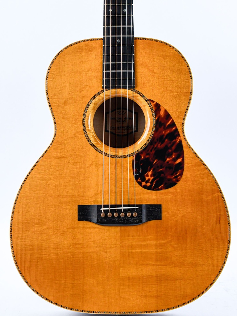 Rozawood Baritone Maple Bearclaw Spruce 2011-4.jpg