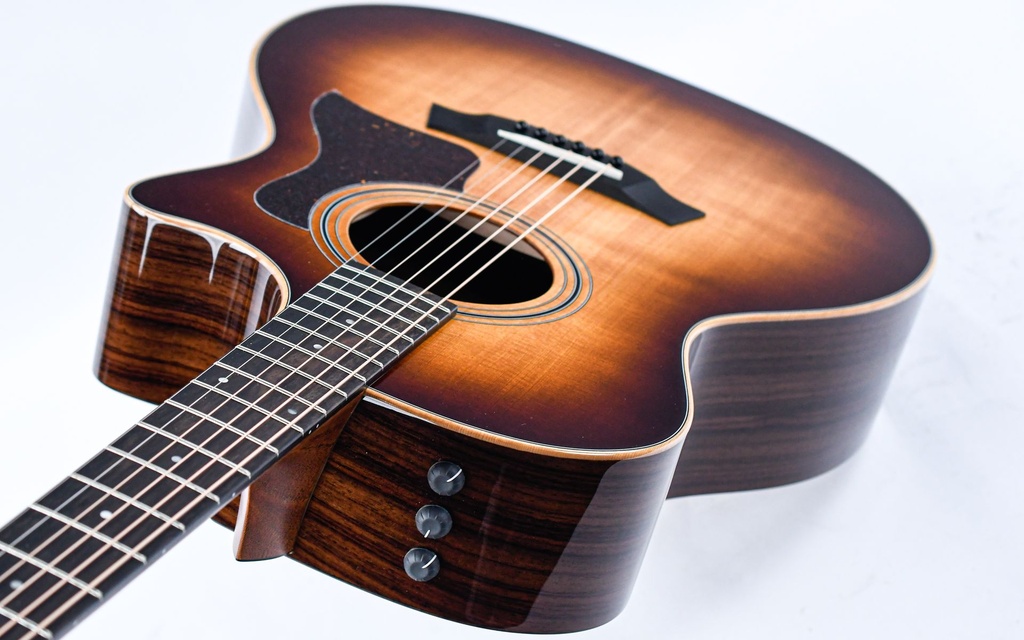 [H407002111008350057] Taylor 414ce Studio Shaded Edgeburst-8.jpg