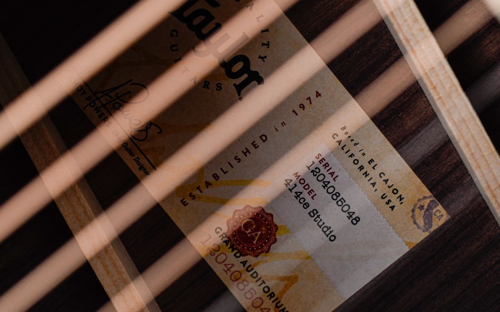 [H407002111008350057] Taylor 414ce Studio Shaded Edgeburst-12.jpg