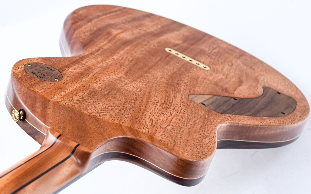 Lowden GL10 KOA-10.jpg