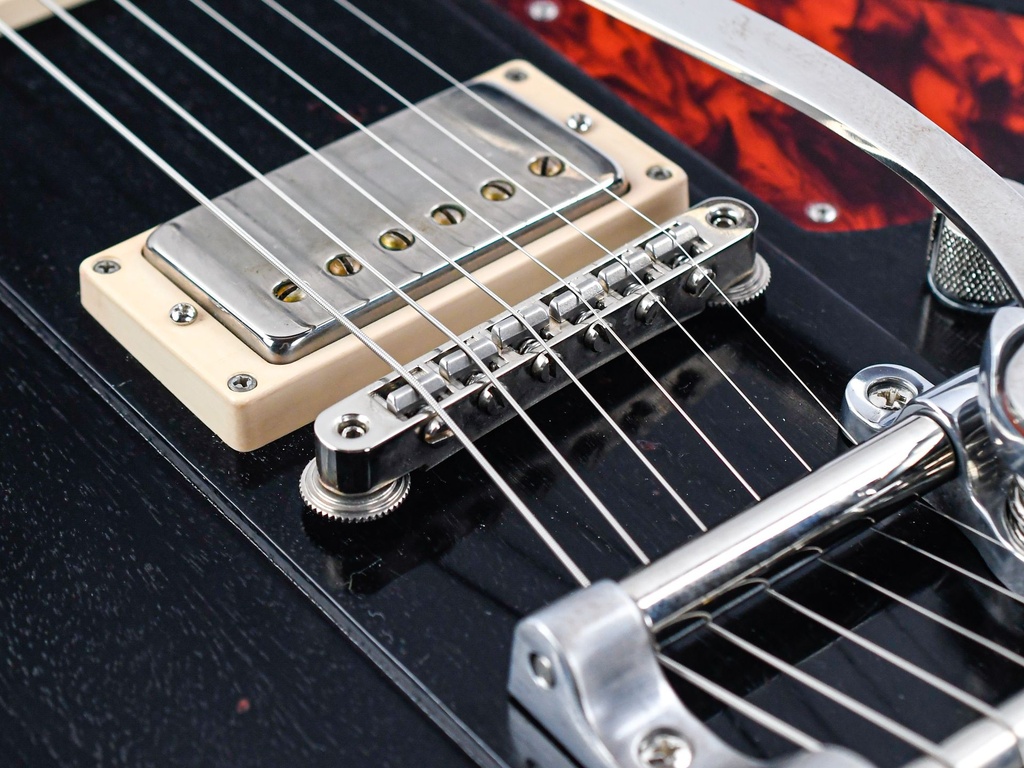 Eastman Juliet black vanish bigsby 2024-10.jpg