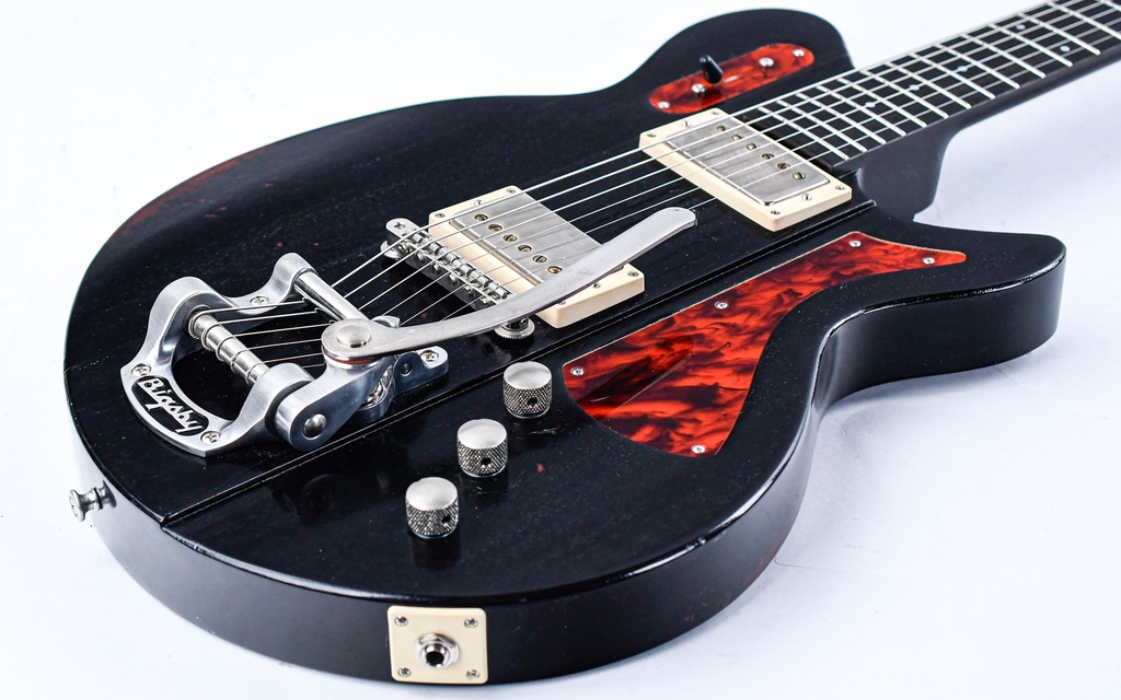 Eastman Juliet black vanish bigsby 2024-11.jpg