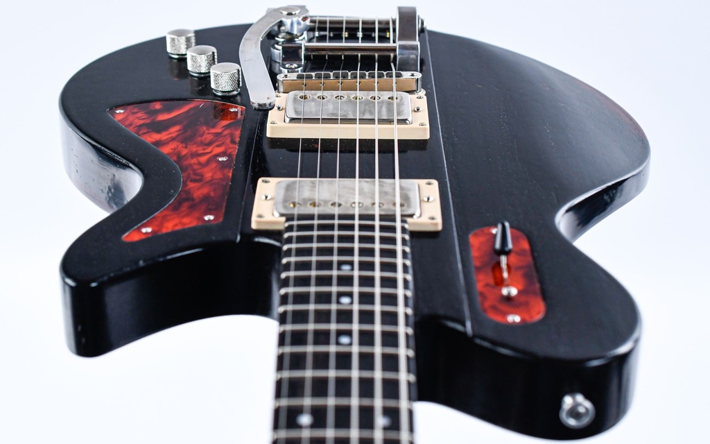 Eastman Juliet black vanish bigsby 2024-12.jpg