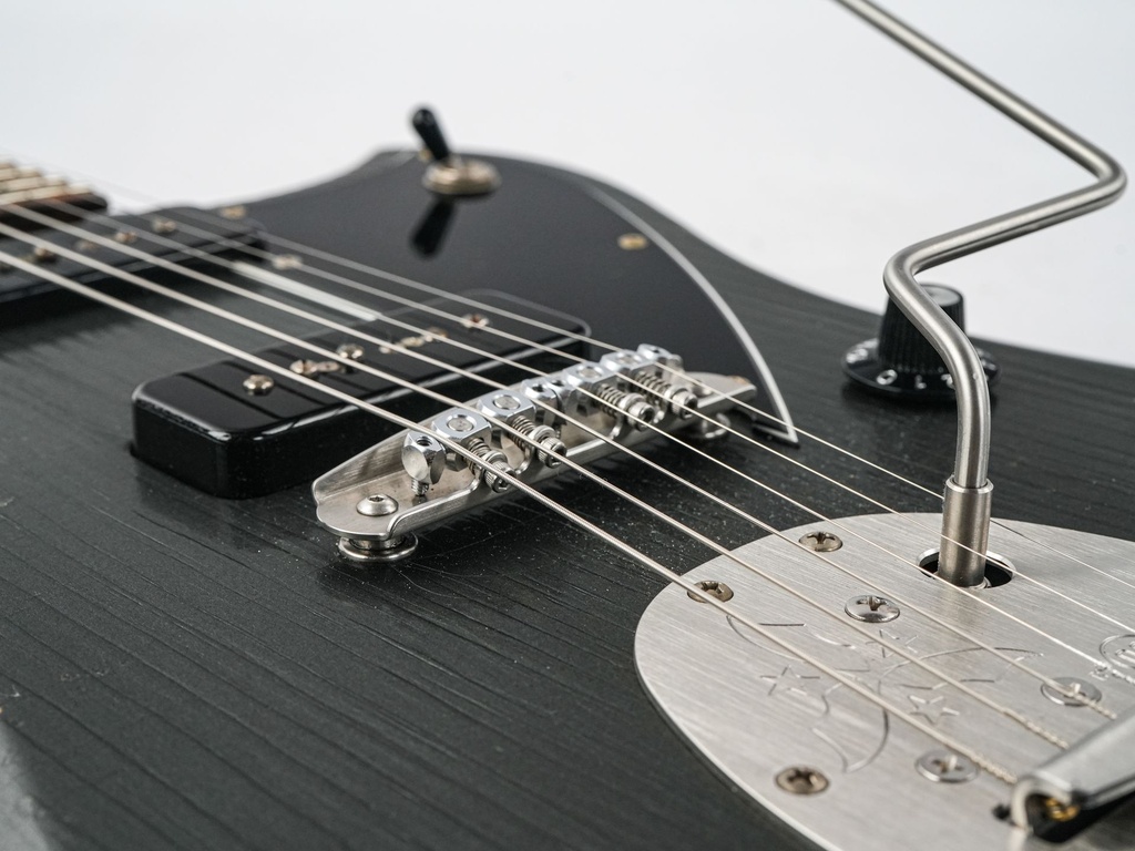 Novo Voltur J Charcoal Frost 2024-11.jpg