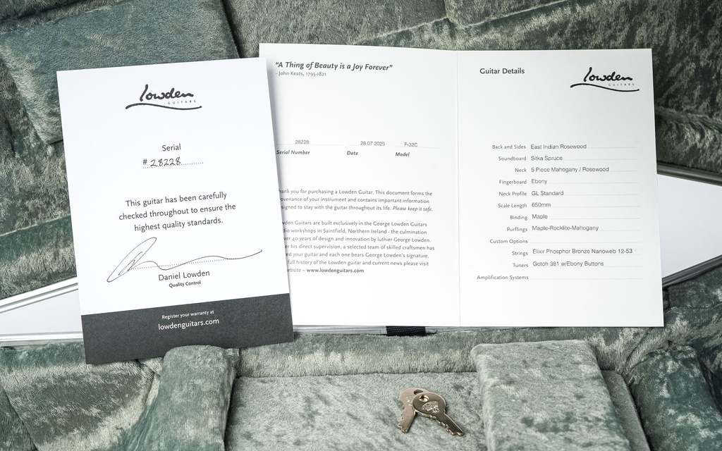Lowden F32C Indian Rosewood Spruce-2.jpg
