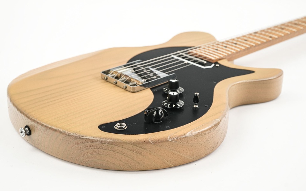 Eastman D'Ambrosio Kingtone Butterscotch 2024-12.jpg