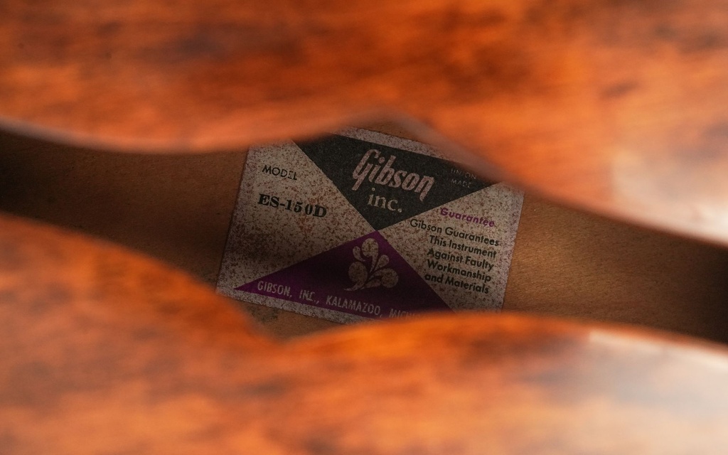 Gibson ES150D Walnut 1974-2-11.jpg