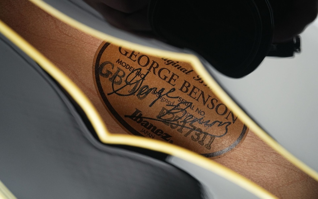 Ibanez GB10 George Benson Black-11.jpg