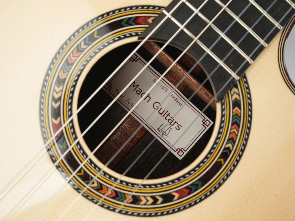 Mach Crossover Spruce Rosewood Bevel-12.jpg