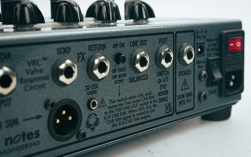 Victory V4 The Kraken Pedalboard Amp 2023-5.jpg