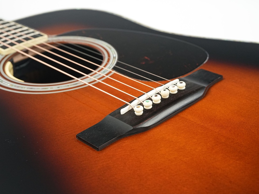 Martin D41 Sunburst Anthem 2022-10.jpg