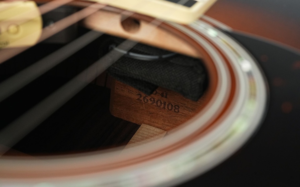 Martin D41 Sunburst Anthem 2022-12.jpg