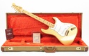 Fender  Stratocaster The Strat Gold  1982-1.jpg