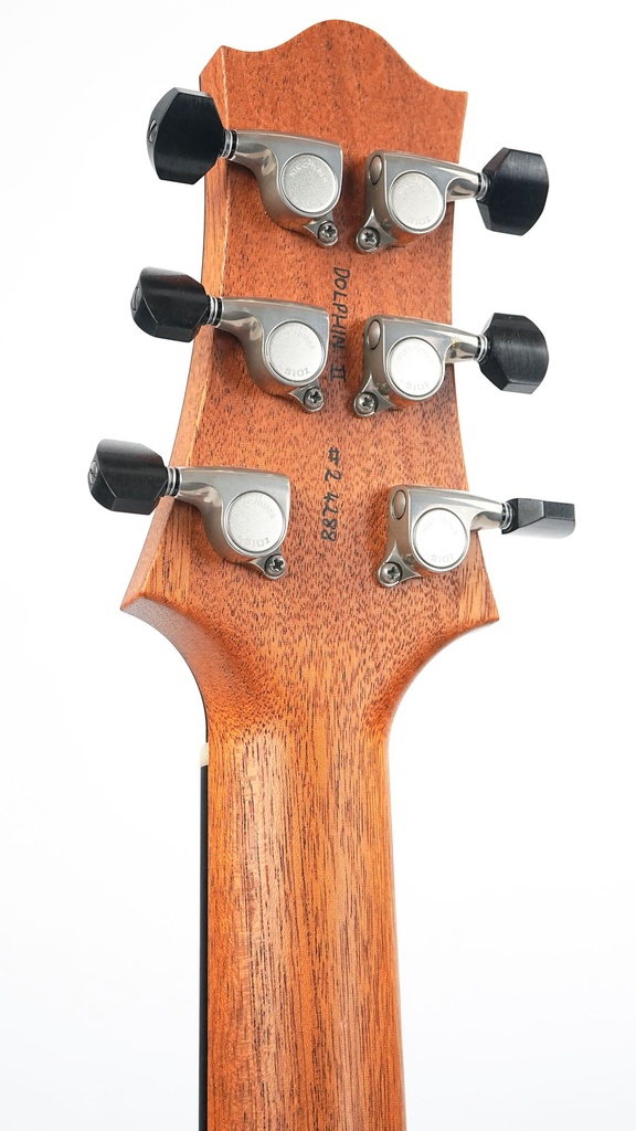 Nik Huber Dolphin II Burgundy Mist 2023-6.jpg