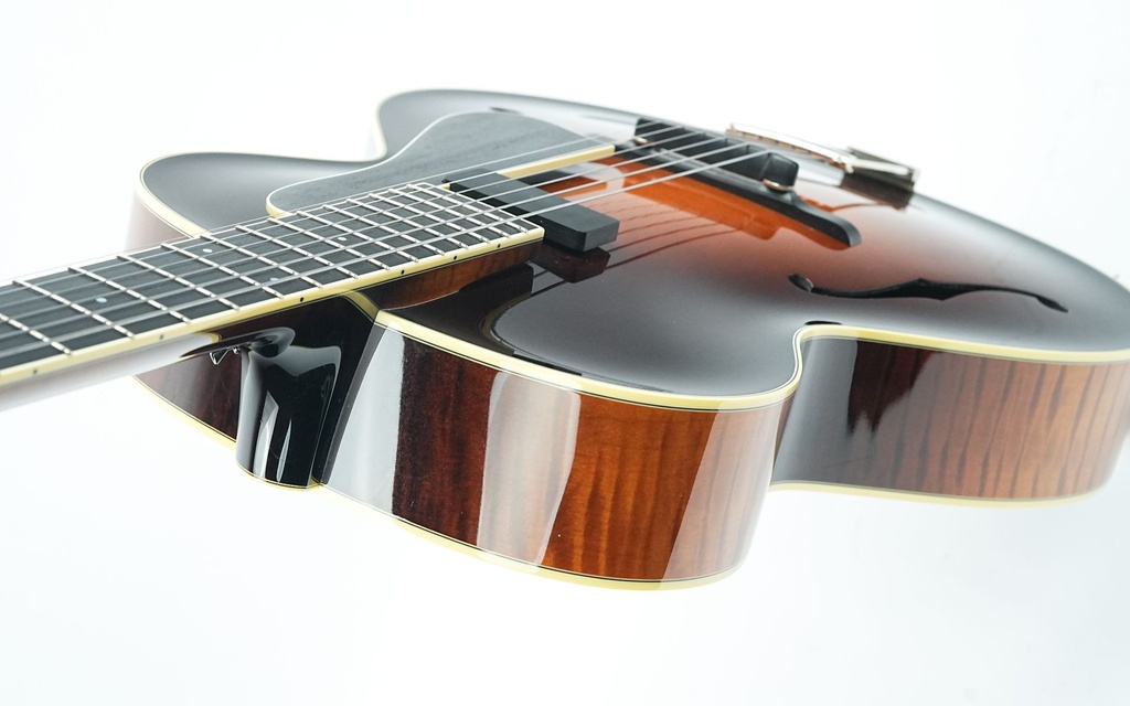 Collings AT16 Tobacco Sunburst 2017?-8.jpg
