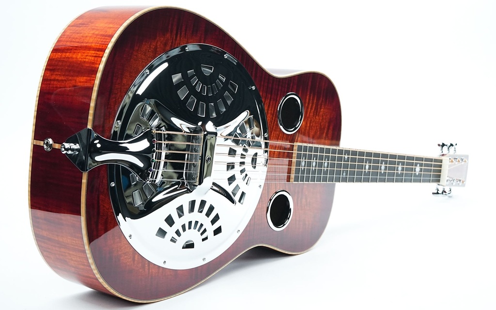 Beard Legacy E Curly Maple-12.jpg