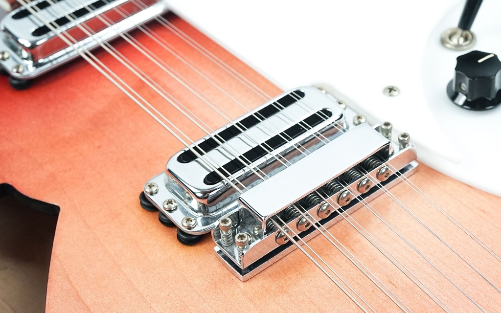 [AP37] Rickenbacker 360 12 string Fireglo 1997-10.jpg