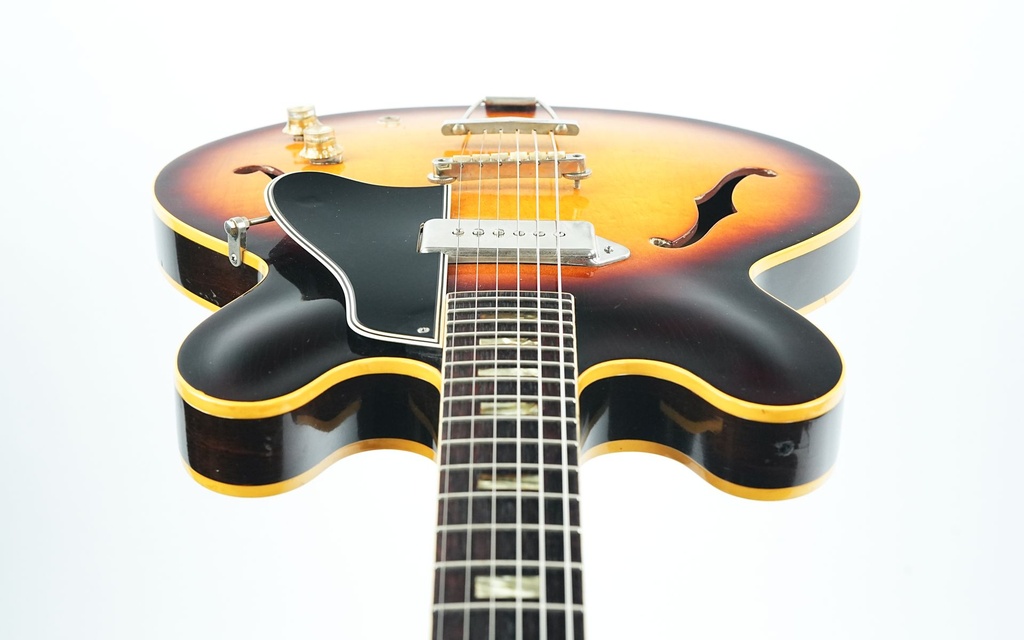 Gibson ES330T Sunburst 1963-12.jpg