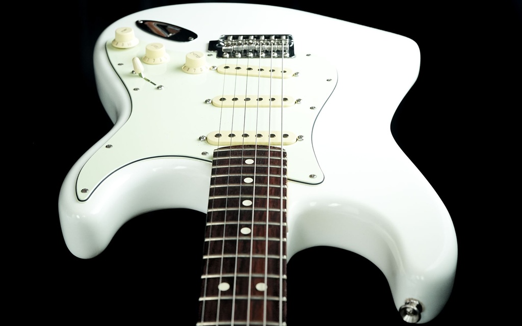 Fender American Performer Artic White 2023-12.jpg