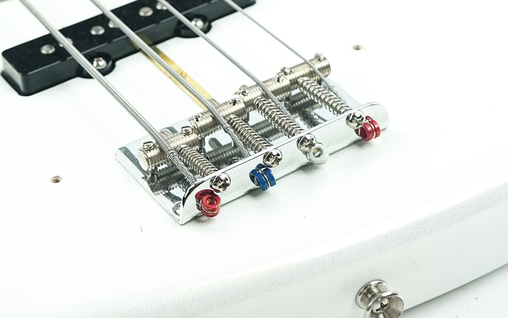 Fender 60th Anniversary Jazz Bass Arctic Pearl RW 2020-8.jpg