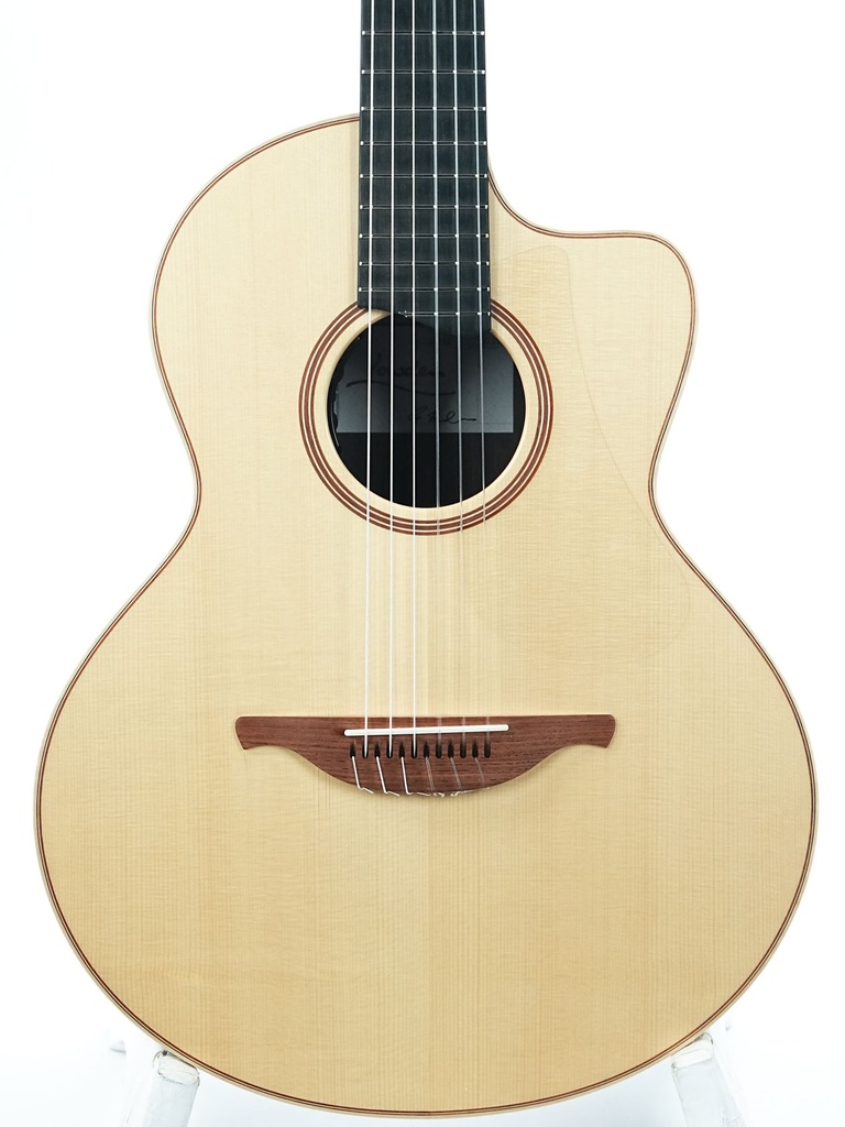 Lowden S32J Jazz Nylon Crossover B-Stock #28383-3.jpg
