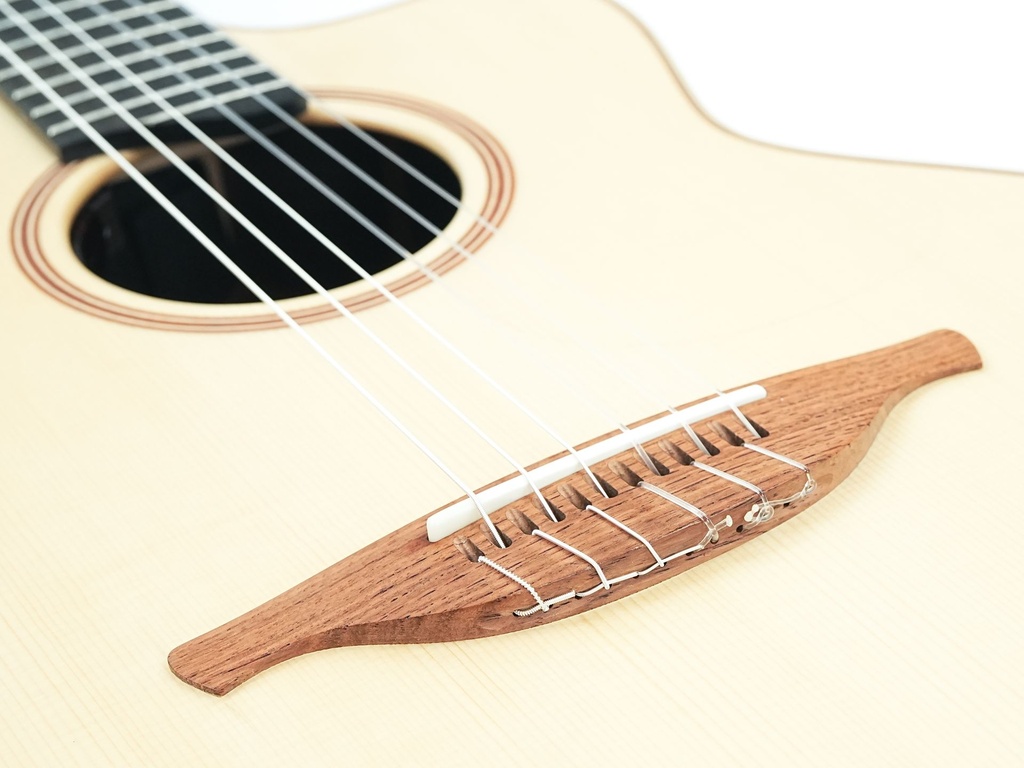 Lowden S32J Jazz Nylon Crossover B-Stock #28383-10.jpg