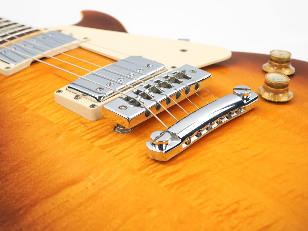 Gibson Les Paul Deluxe Honeyburst 1975-10.jpg