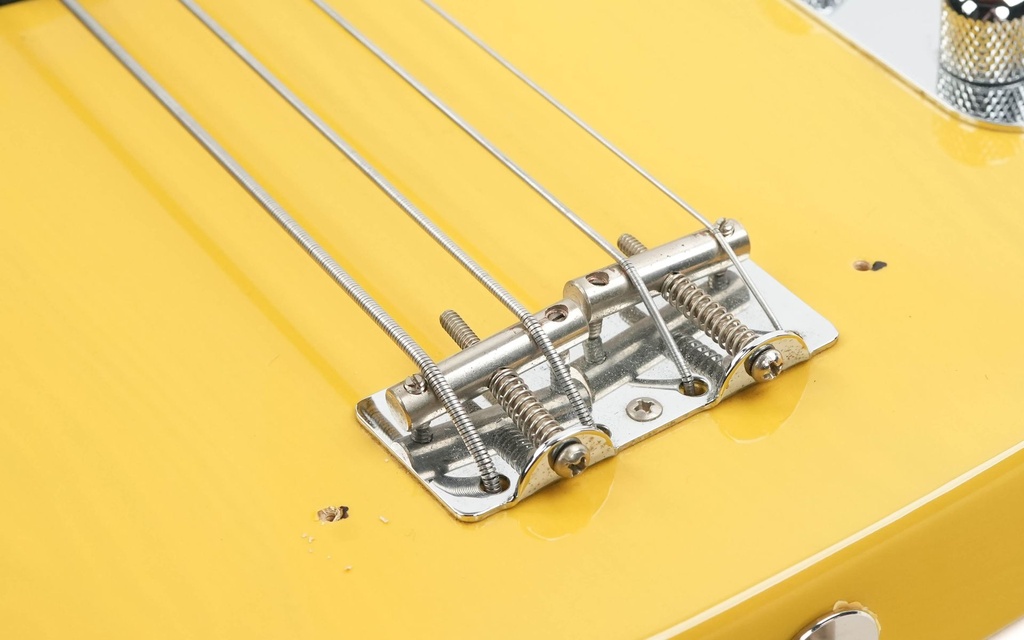 Fender  51 Precision Bass Butterscotch Japan -11.jpg