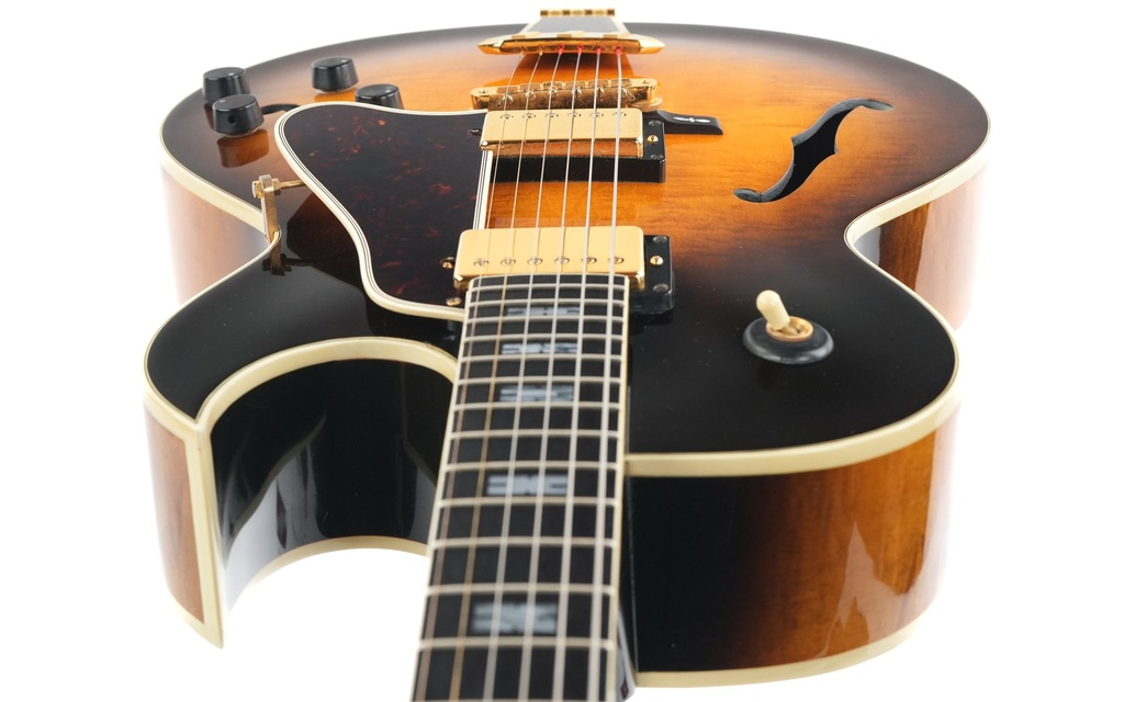 Gibson ES775 Sunburst 1990-12.jpg