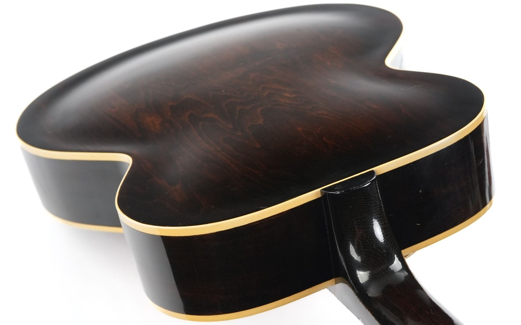 Gibson ES150 Sunburst 1946-9.jpg