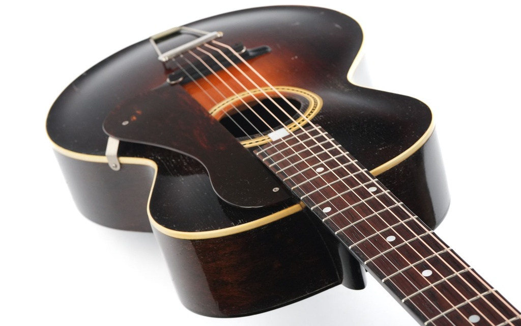 Gibson L3 Sunburst 1929-8.jpg