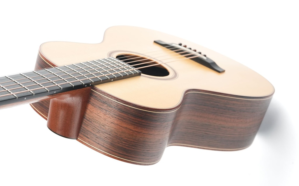 Lakewood C32 IRW European Spruce 2021-8.jpg