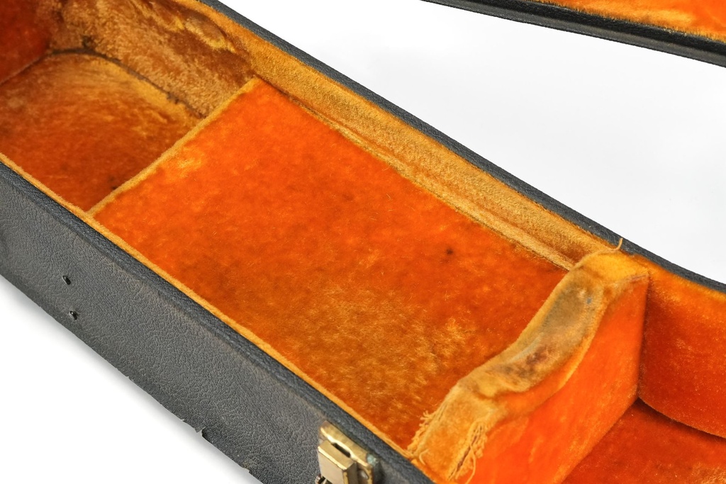 Gibson J200 1963 Hardcase Black w- Yellow Lining-2.jpg