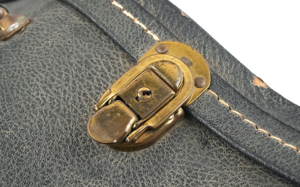 Gibson J200 1963 Hardcase Black w- Yellow Lining-5.jpg