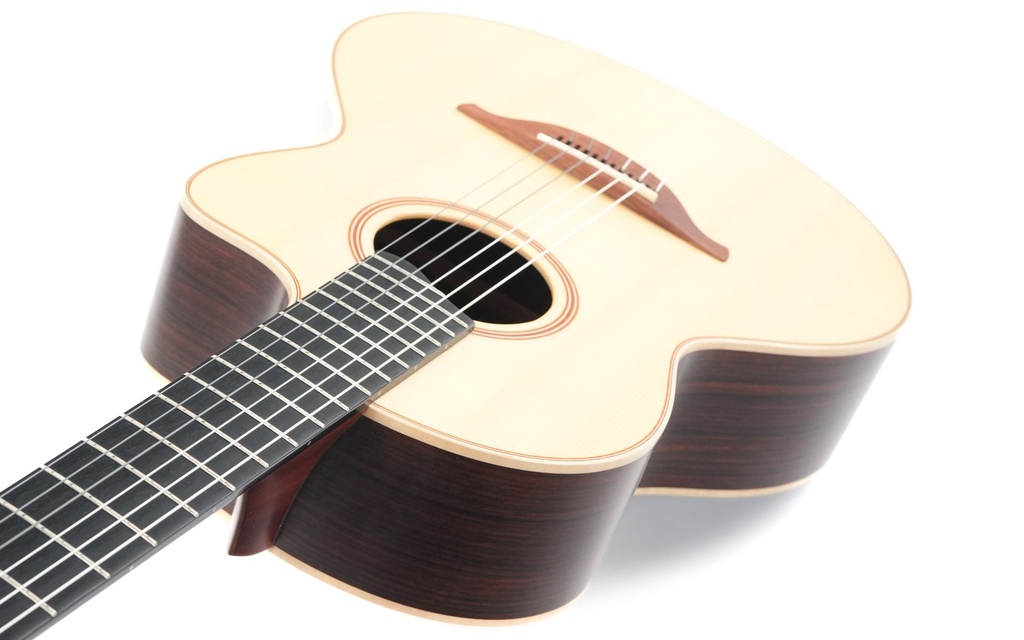 Lowden S32J Jazz Nylon 2022-8.jpg