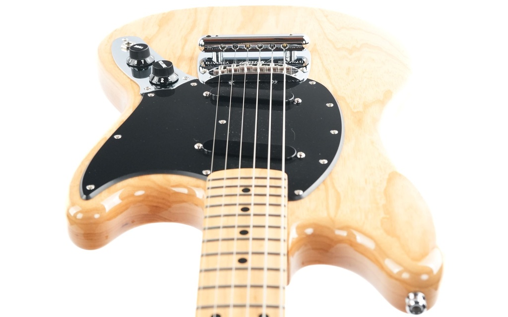 Fender Mustang Ben Gibbard 2022-12.jpg