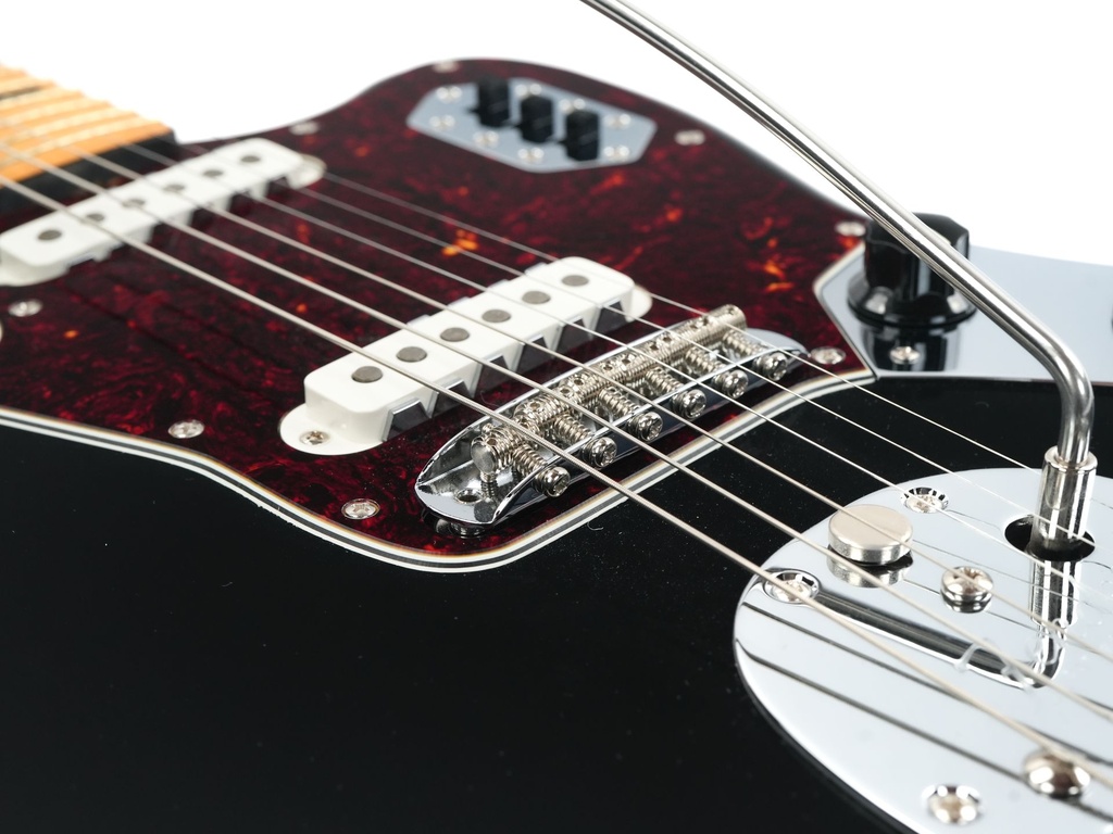 Fender Vintera 70s Jaguar 2023-10.jpg