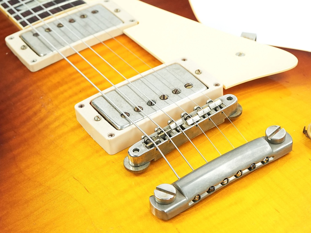 [LPR59LARYTNH1] Gibson Custom Les Paul 1959 Standard Royal Teaburst Light Aged-10.jpg