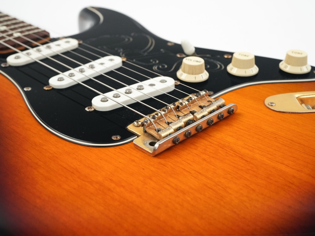 Fender SRV Stratocaster 1993-10.jpg