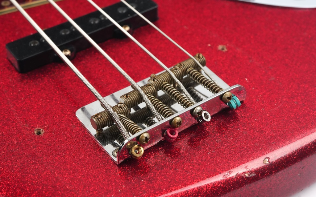 Fender Custom Shop 64 Jazz Bass Red Sparkle Relic-12.jpg