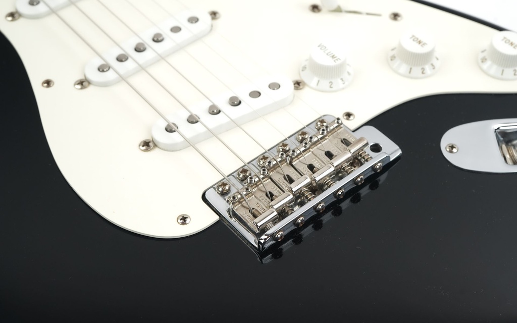 Fender Customs Shop 1956 Stratocaster Black NOS 2007-10.jpg