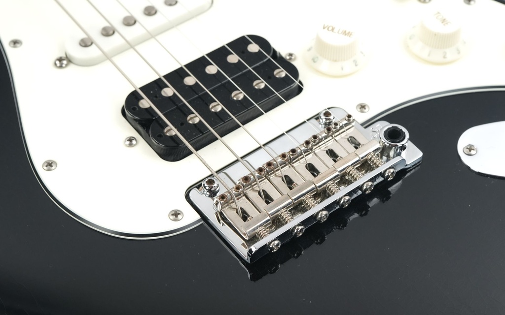 Suhr Classic S Antique Black 2025-11.jpg