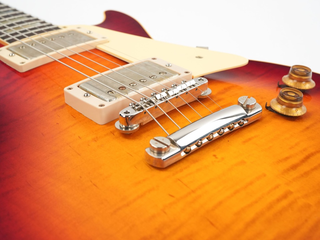 Gibson 1959 Les Paul Standard Reissue Ultra Light Aged Factory Burst-10.jpg