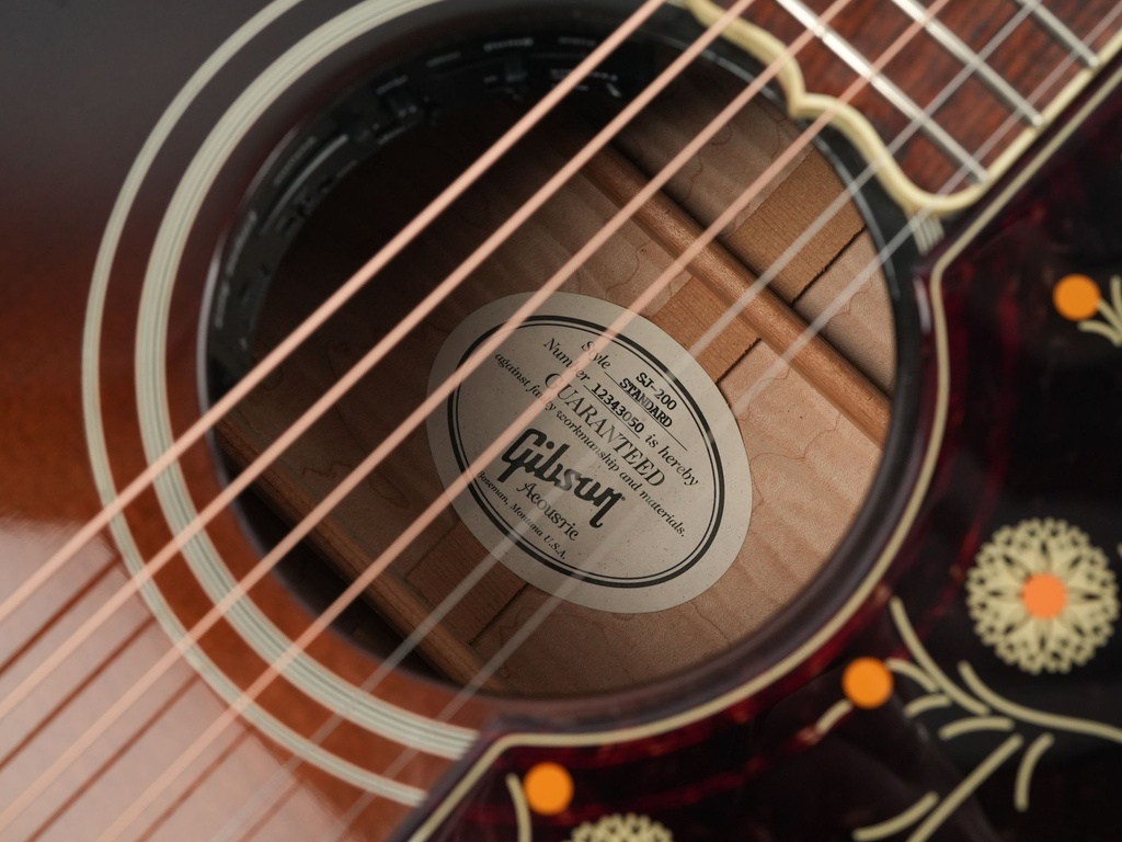 Gibson SJ200 Vintage Sunburst 2013-11.jpg