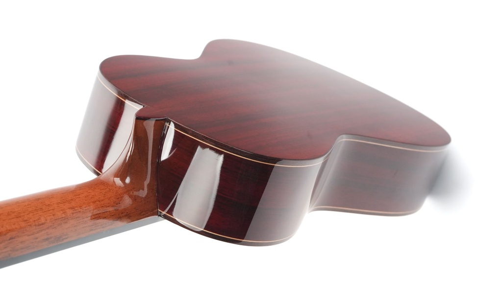 Jellinghaus Torres 77 PU Granadillo Swiss Moon Spruce 2022-9.jpg