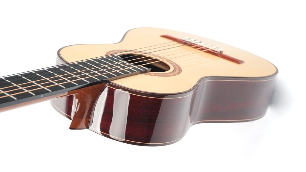 Jellinghaus Torres 77 PU Granadillo Swiss Moon Spruce 2022-8.jpg