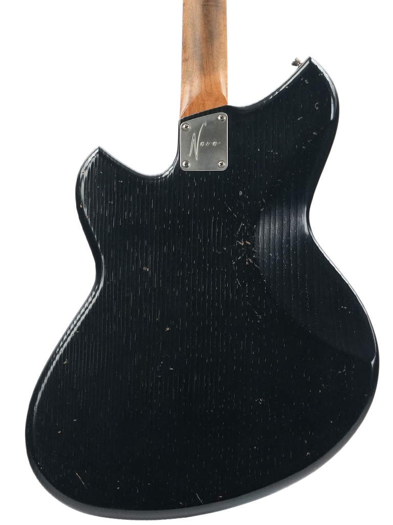 Novo Serus J Bull Black-8.jpg