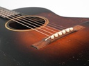 Gibson L00 Sunburst 1933-10.jpg