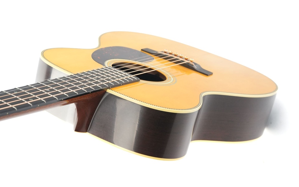 Martin Custom Shop 00028 1937 Adirondack Madagascar Stage 1 Aging-8.jpg