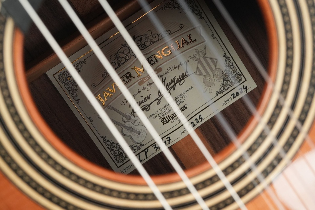 Alhambra Linea Professional Indian Rosewood Cedar B-Stock-14.jpg